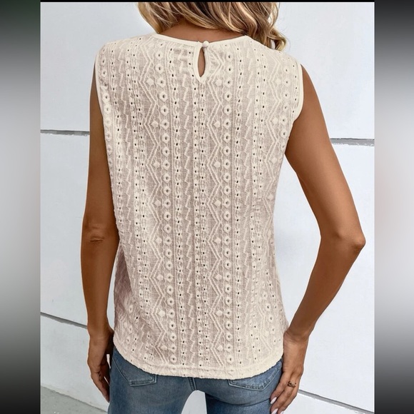 Cream lace top - Picture 3 of 6